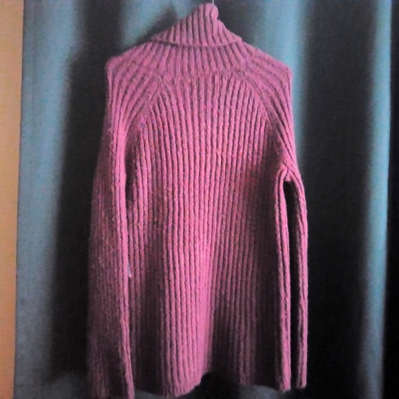 New Vera Wang Burgundy Turtleneck Sweater - Picture 3 of 8